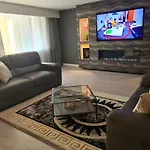 Luxury 9Ine The Exclusive Jacuzzi Apartment