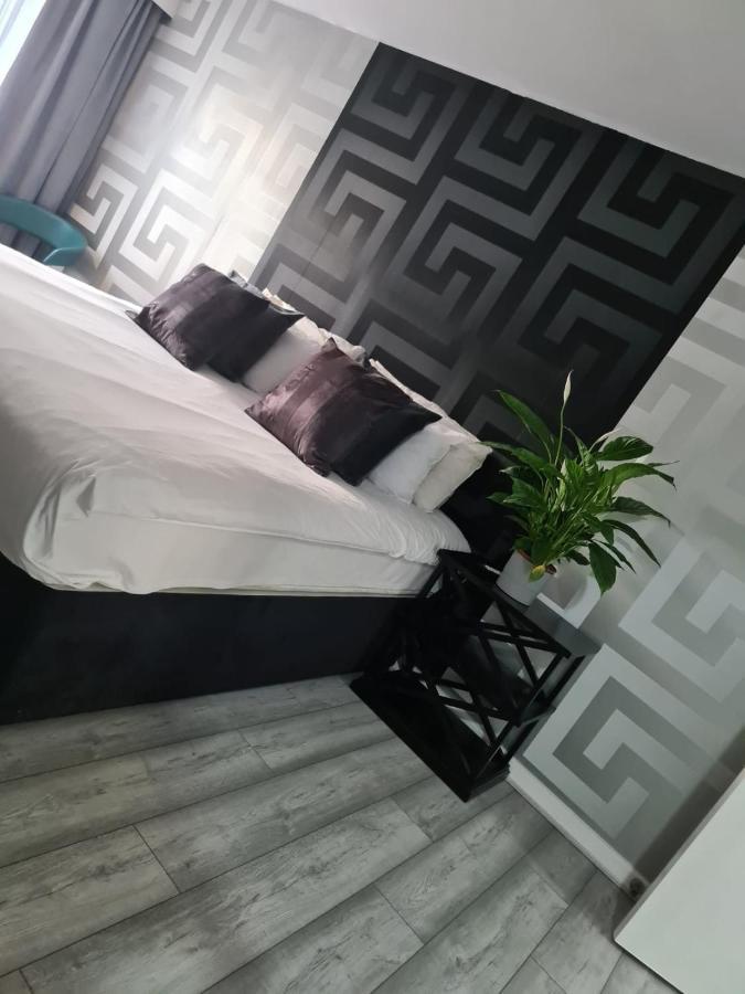 Luxury 9ine The Exclusive Jacuzzi Apartment *