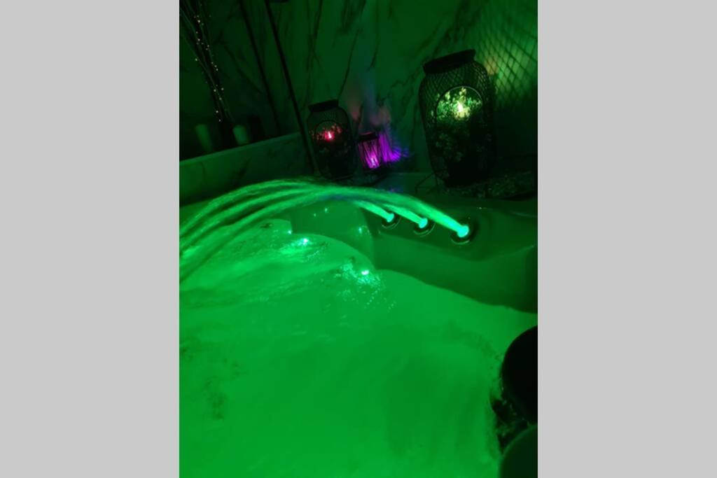 Luxury 9ine The Exclusive Jacuzzi *